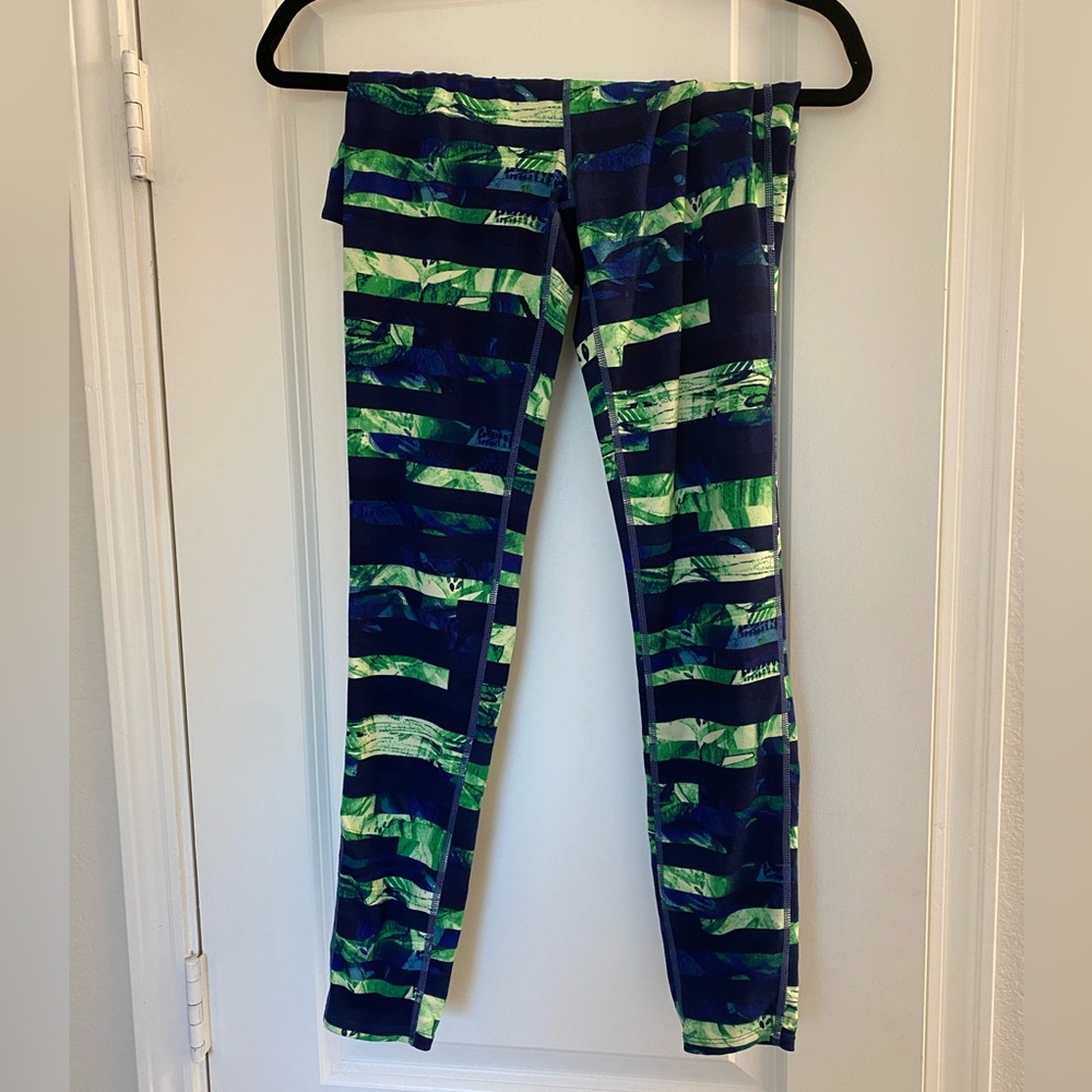Women’s Athleta leggings size Medium